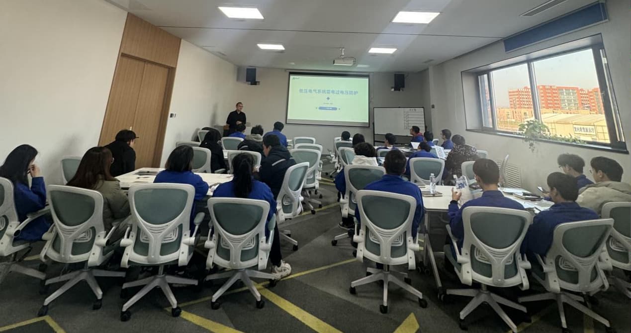 Jinli Lightning Protection's technical team visits Shenyang Feichi Electrical